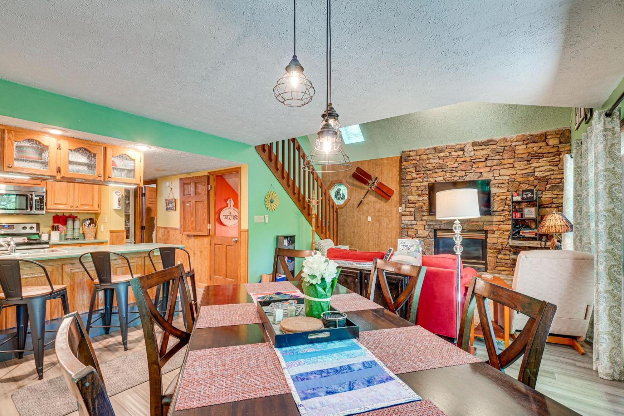 Smoky Mountain Cabin With Deck And Hot Tub! Pigeon Forge Eksteriør billede