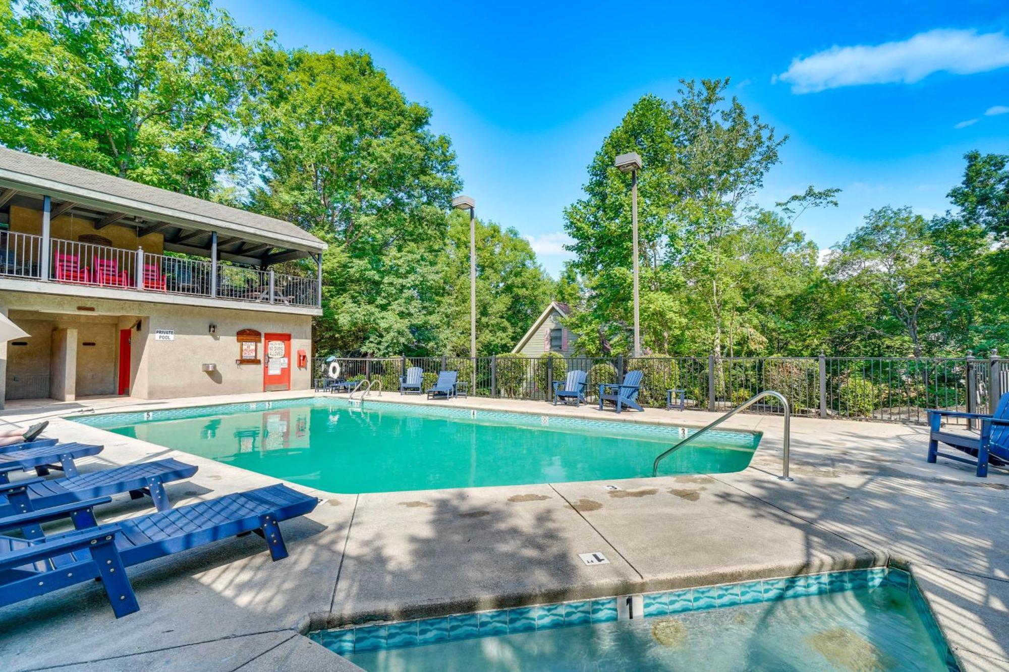 Smoky Mountain Cabin With Deck And Hot Tub! Pigeon Forge Eksteriør billede