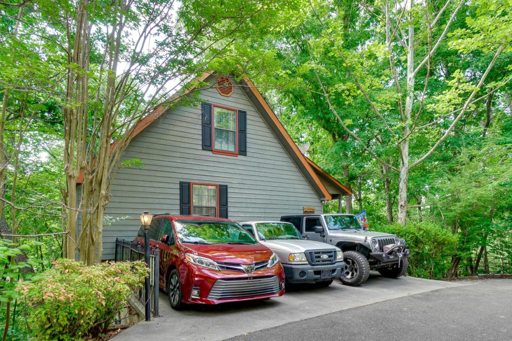 Smoky Mountain Cabin With Deck And Hot Tub! Pigeon Forge Eksteriør billede