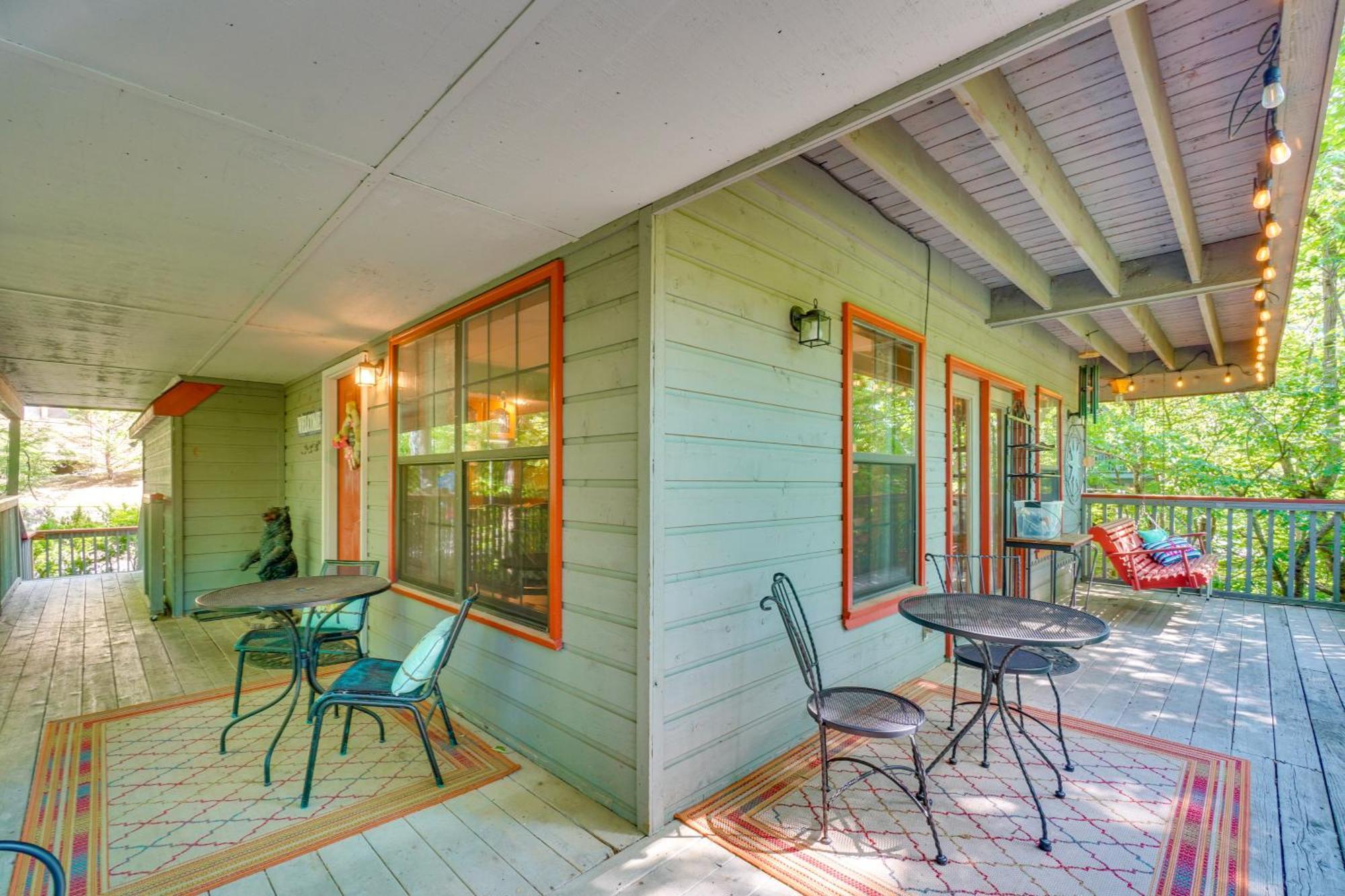 Smoky Mountain Cabin With Deck And Hot Tub! Pigeon Forge Eksteriør billede