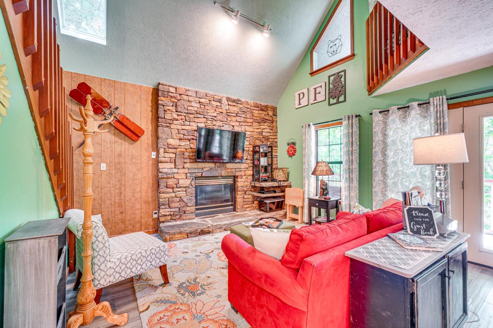 Smoky Mountain Cabin With Deck And Hot Tub! Pigeon Forge Eksteriør billede